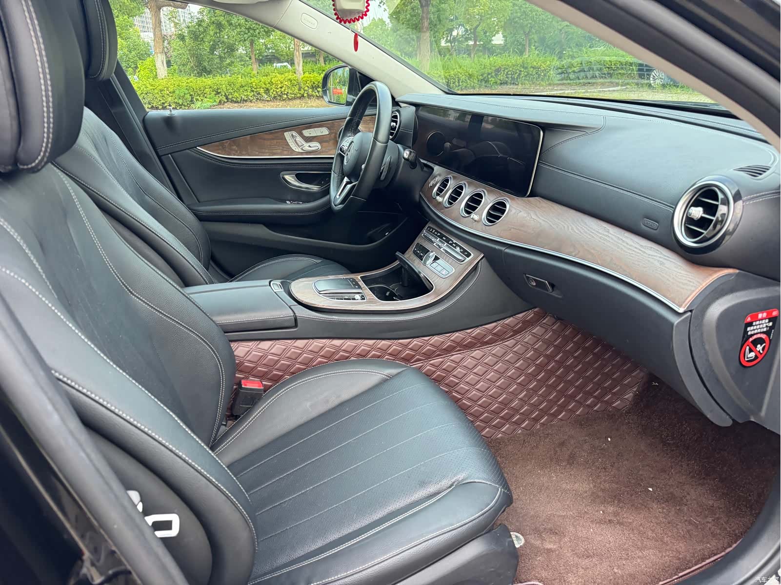 Mercedes-Benz E-Class, 2019 13