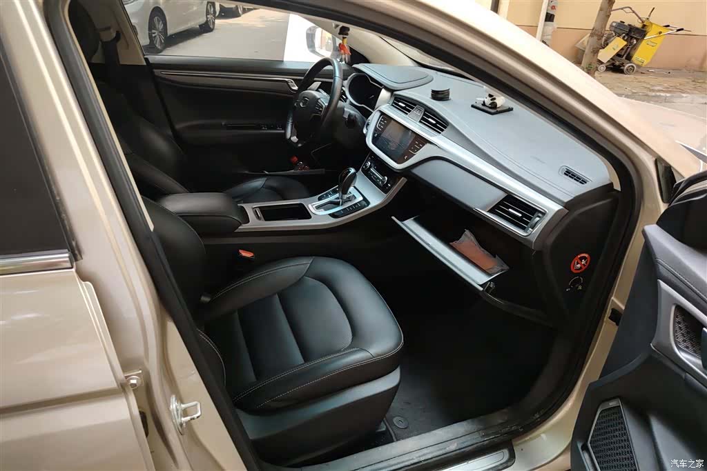 Geely Emgrand, 2018 8