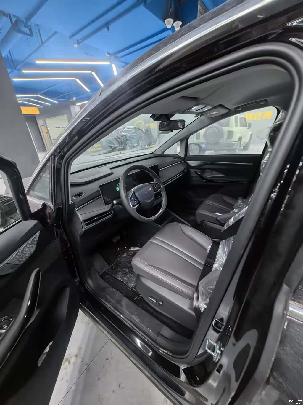 Maxus 7, 2025 7