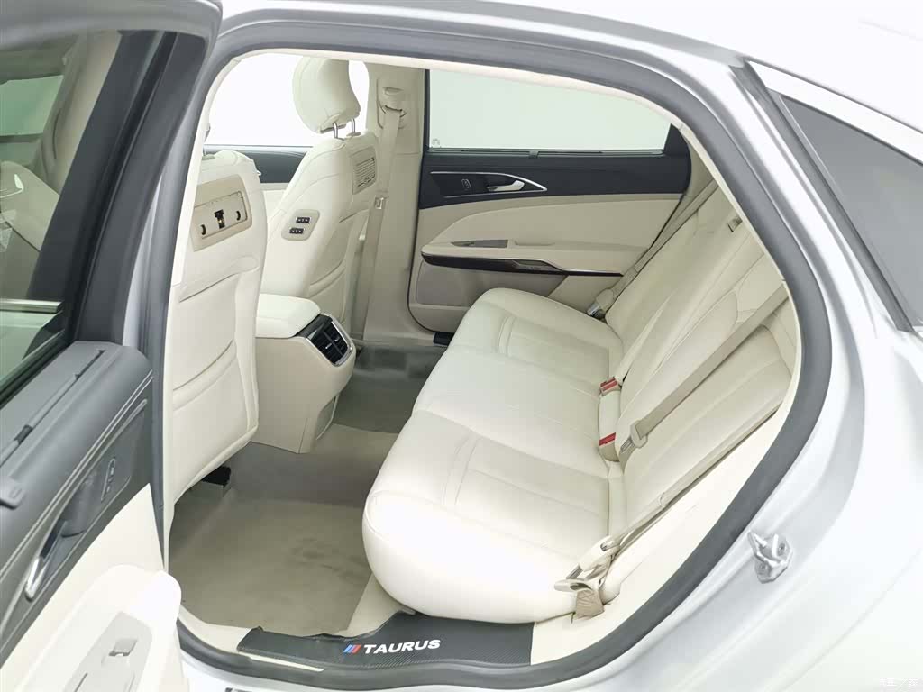 Ford Taurus, 2017 15
