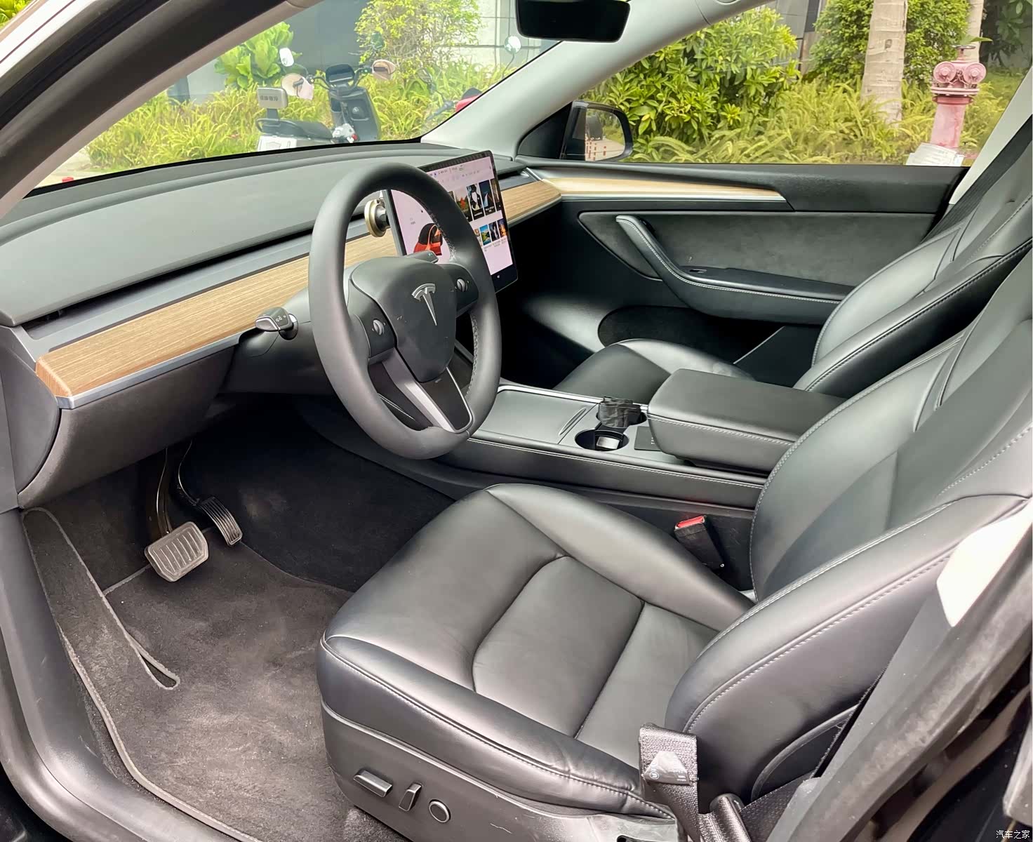 Tesla Model Y, 2021 4