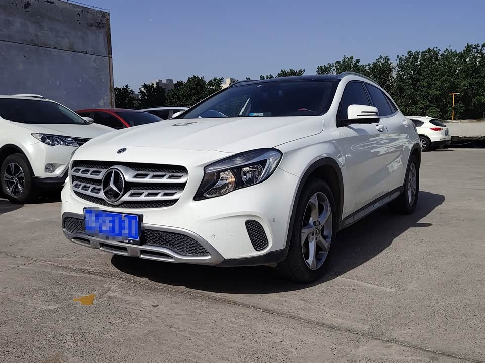 Mercedes-Benz GLA