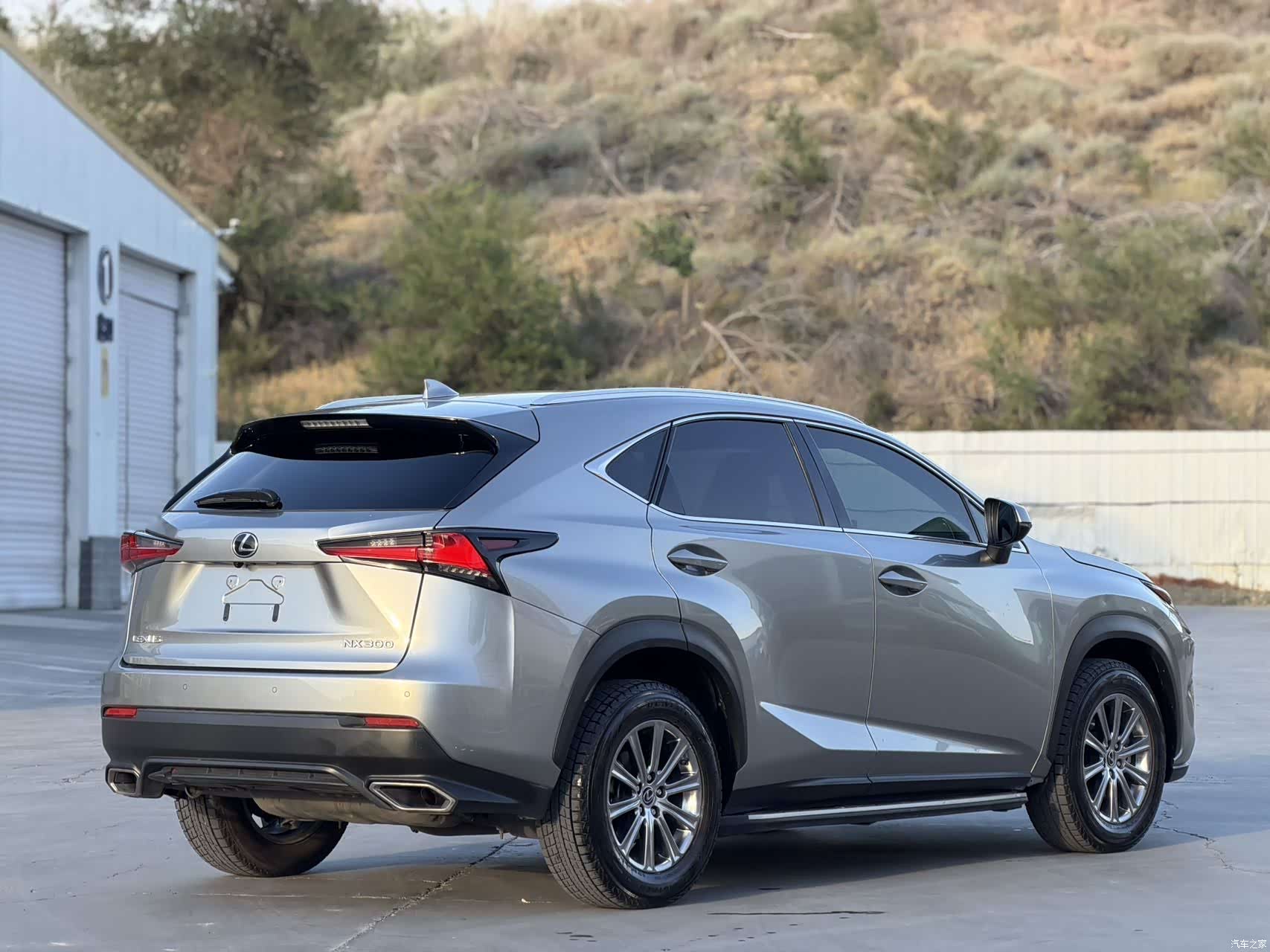 Lexus NX, 2020 4