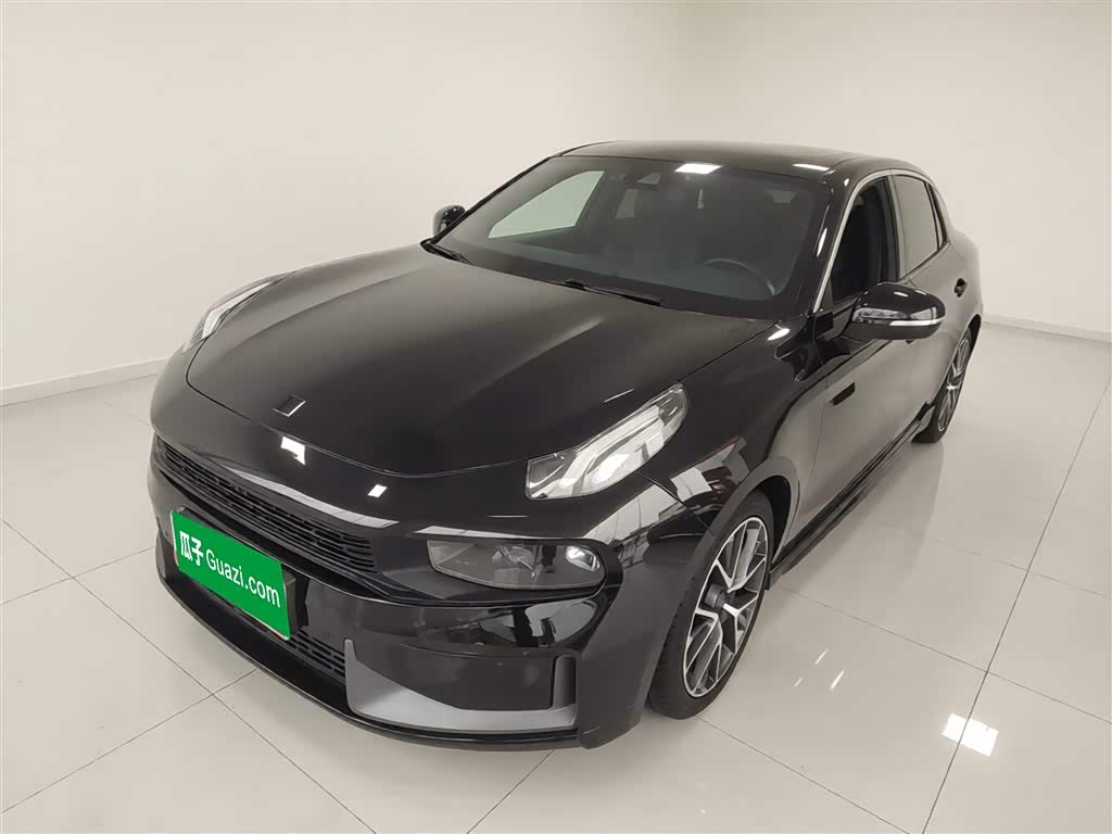 Lynk & Co 03