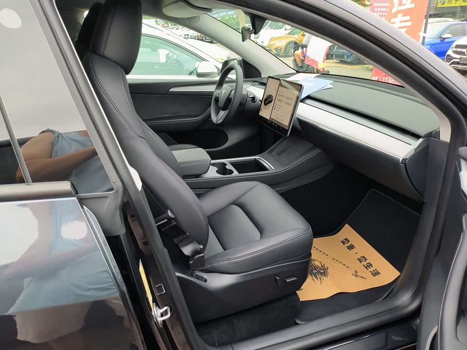 Tesla Model Y Tesla Model Y