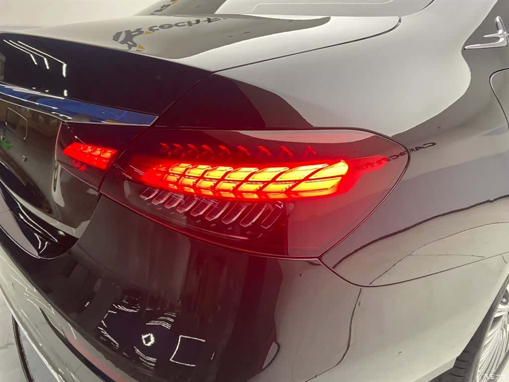 Mercedes-Benz E-Class, 2023 10