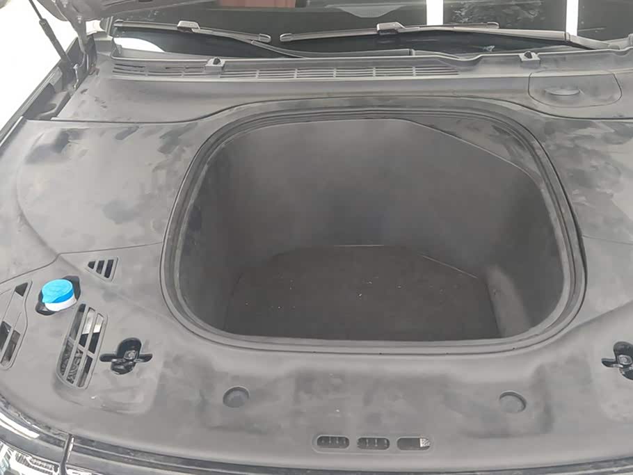 XPENG P7