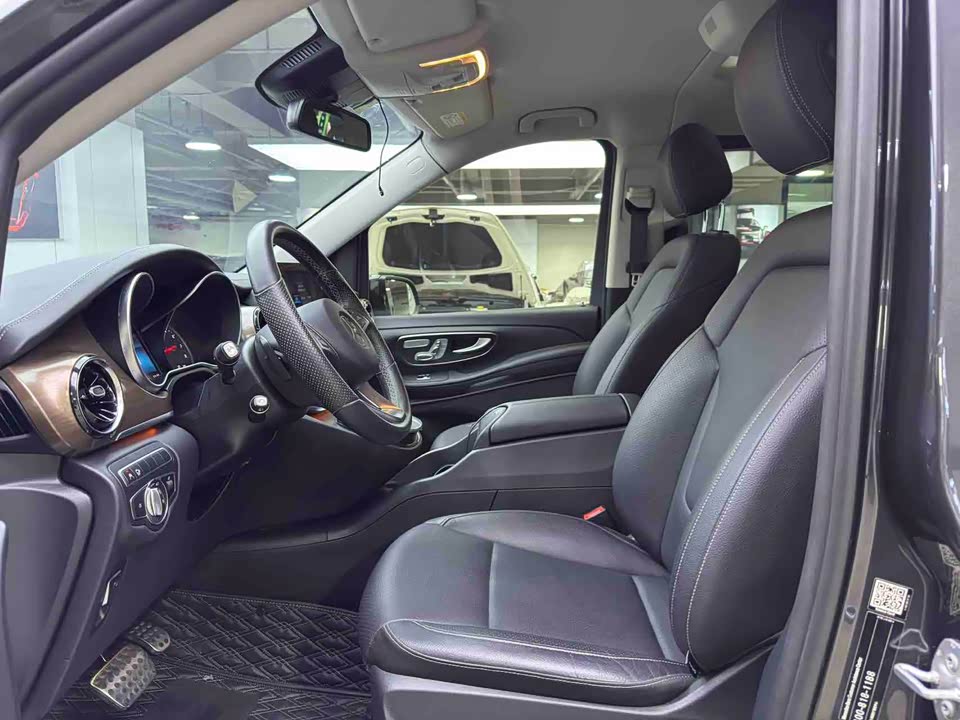 Mercedes-Benz V-class