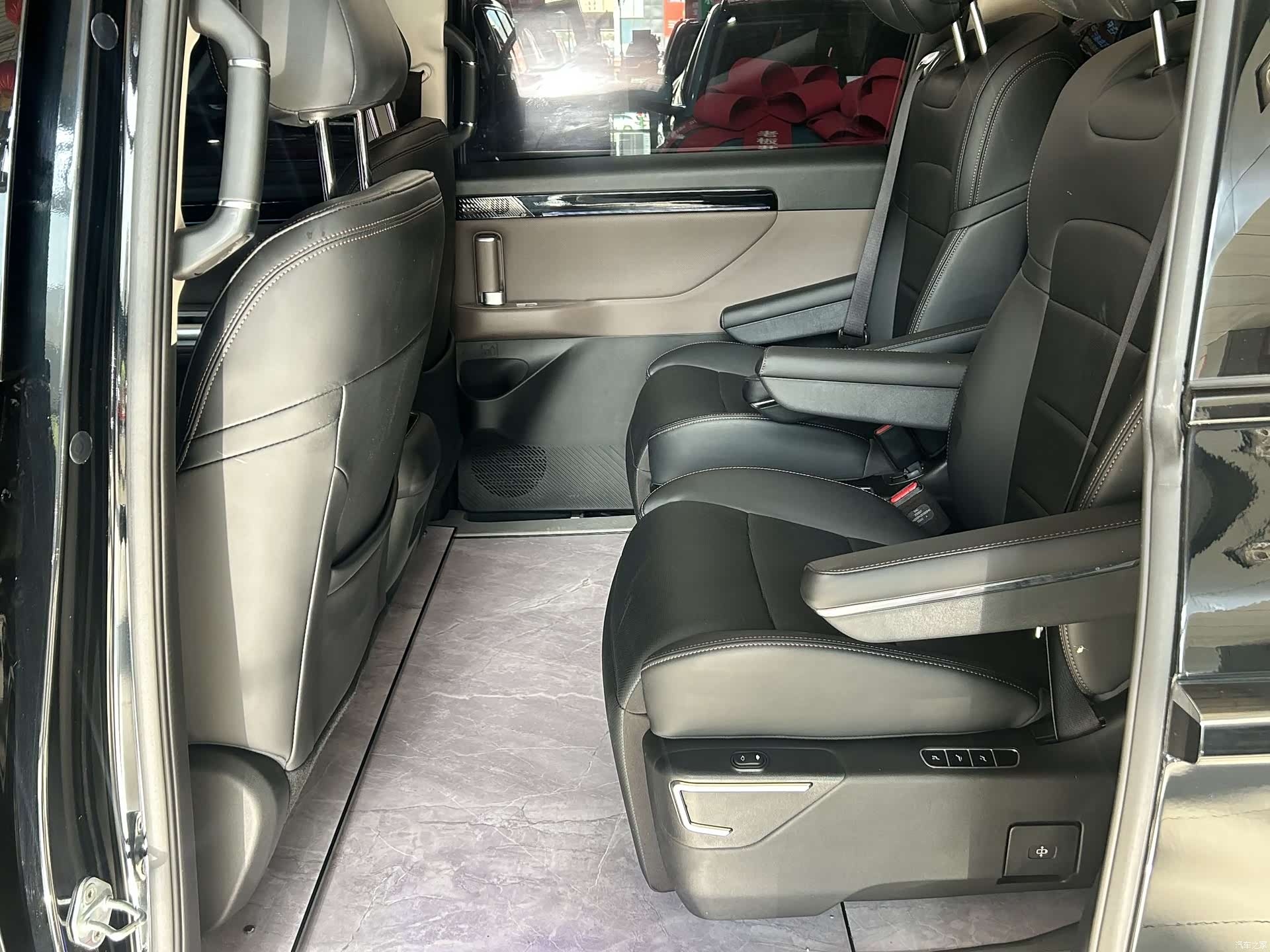 Trumpchi E8, 2025 9
