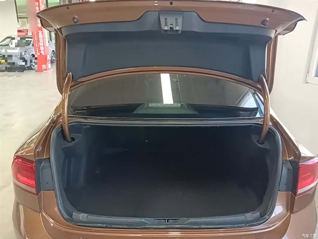 Volkswagen Lamando, 2017 19