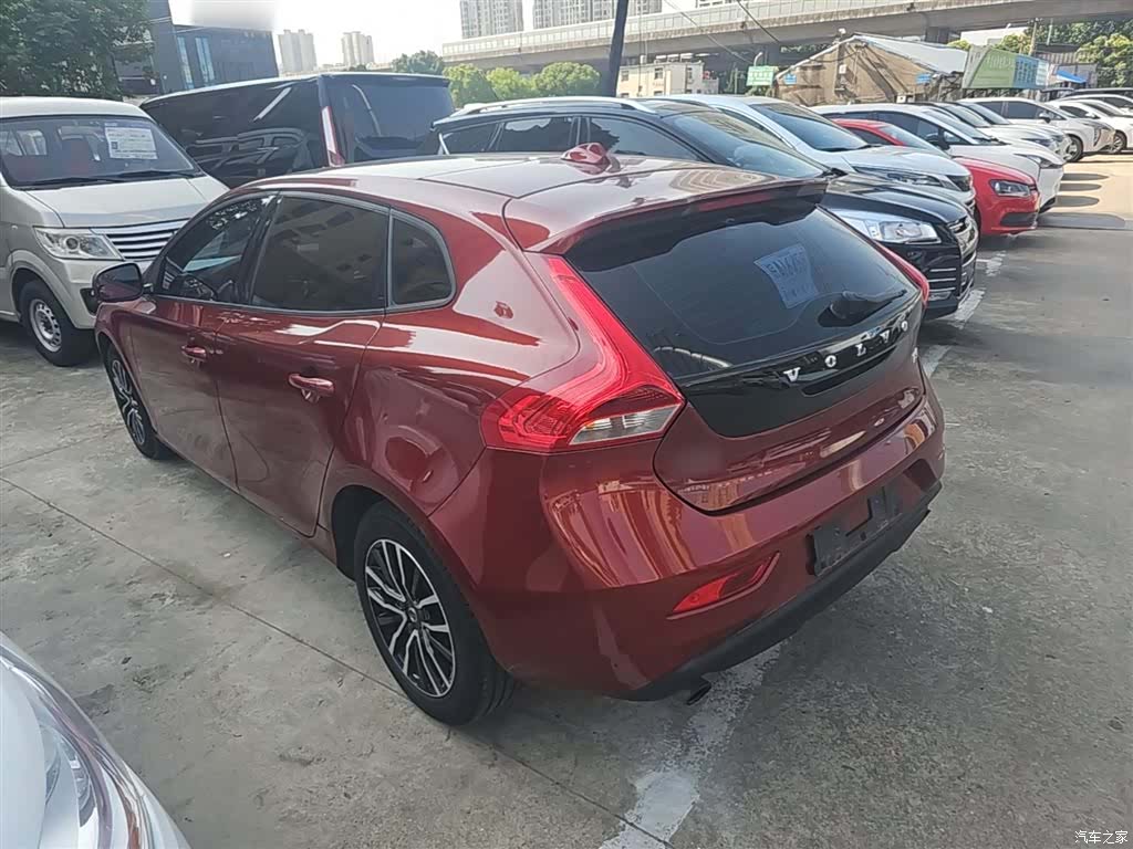 Volvo V40, 2018 все фото