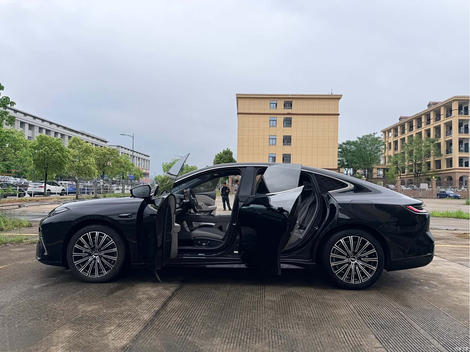 Geely 8, 2025 22