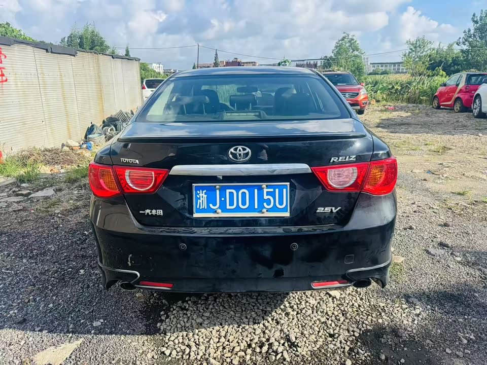Toyota Reiz Toyota Reiz