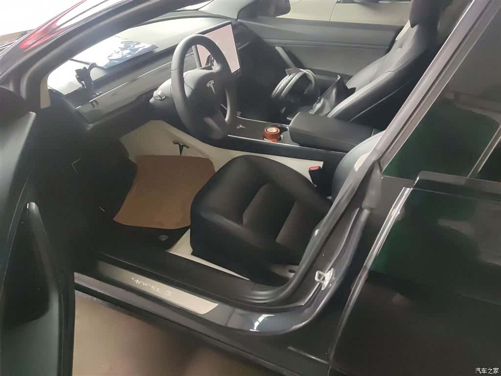 Tesla Model 3, 2020 16