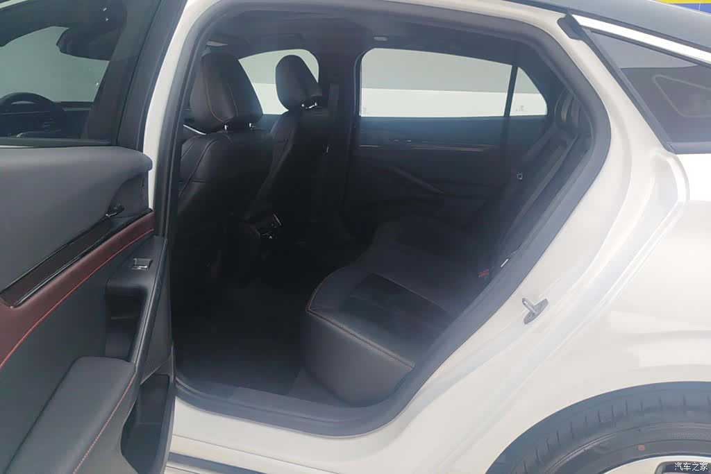 Ford Mondeo, 2023 11