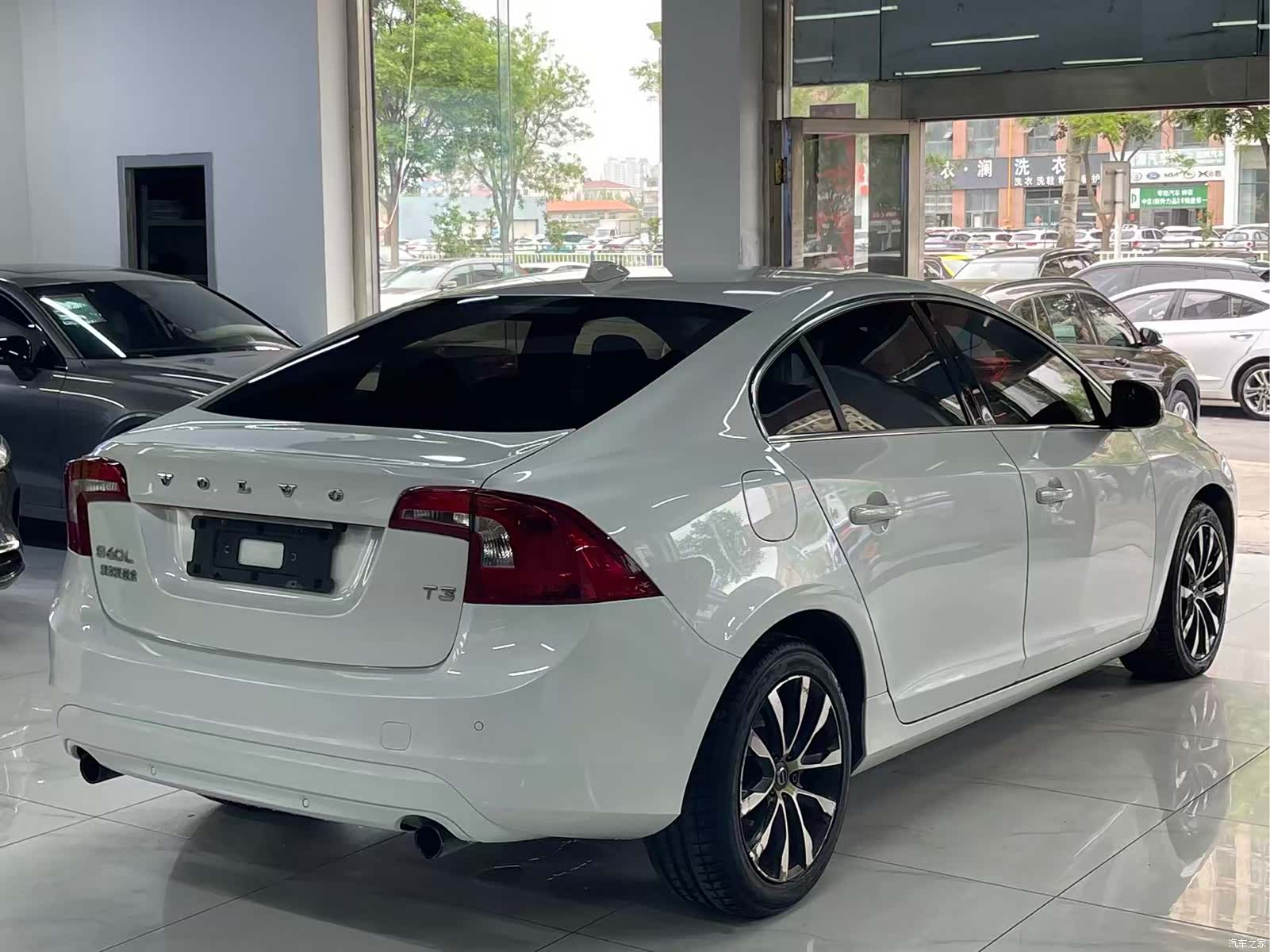Volvo S60, 2018 все фото