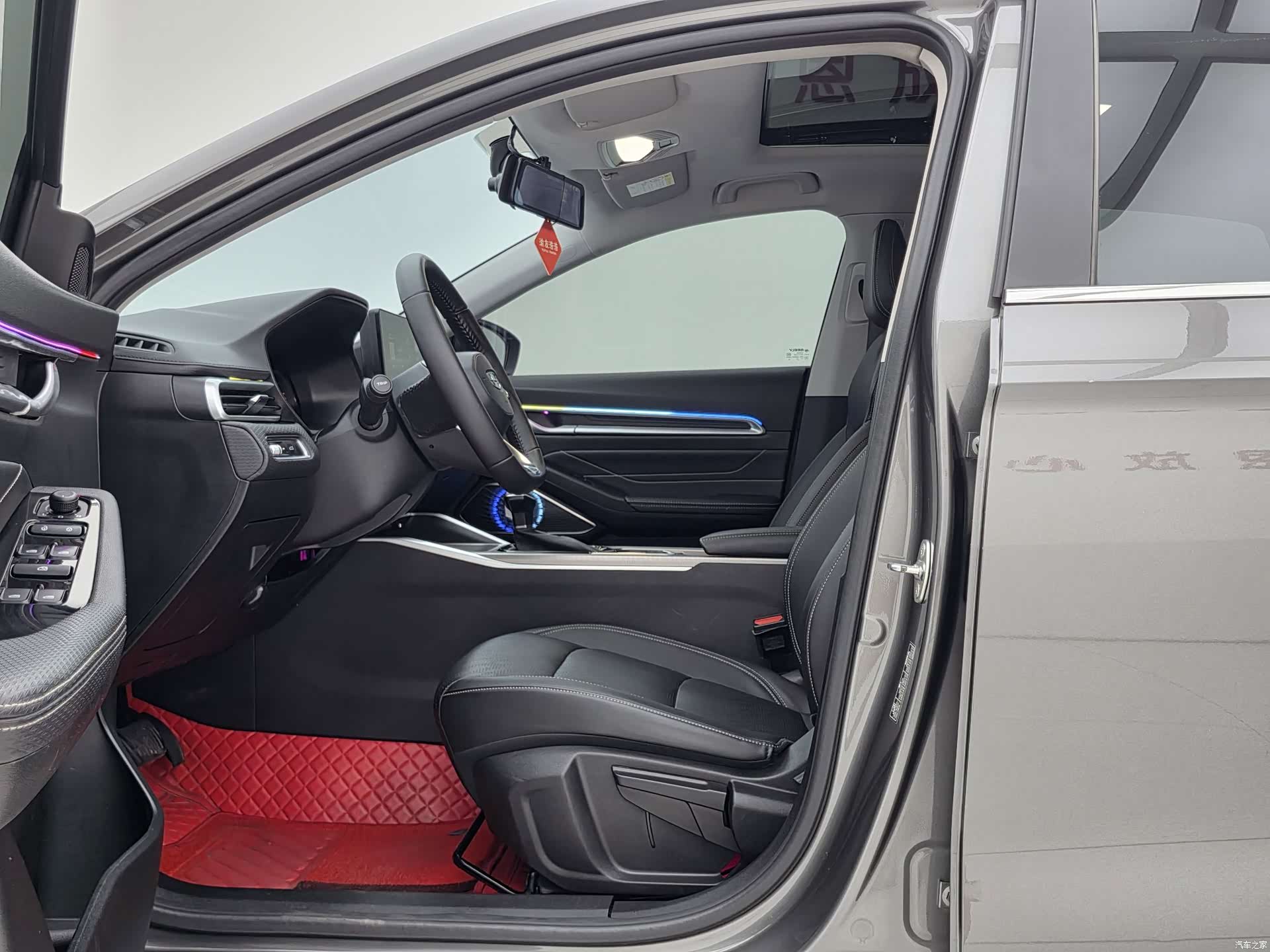 Geely Emgrand, 2023 9