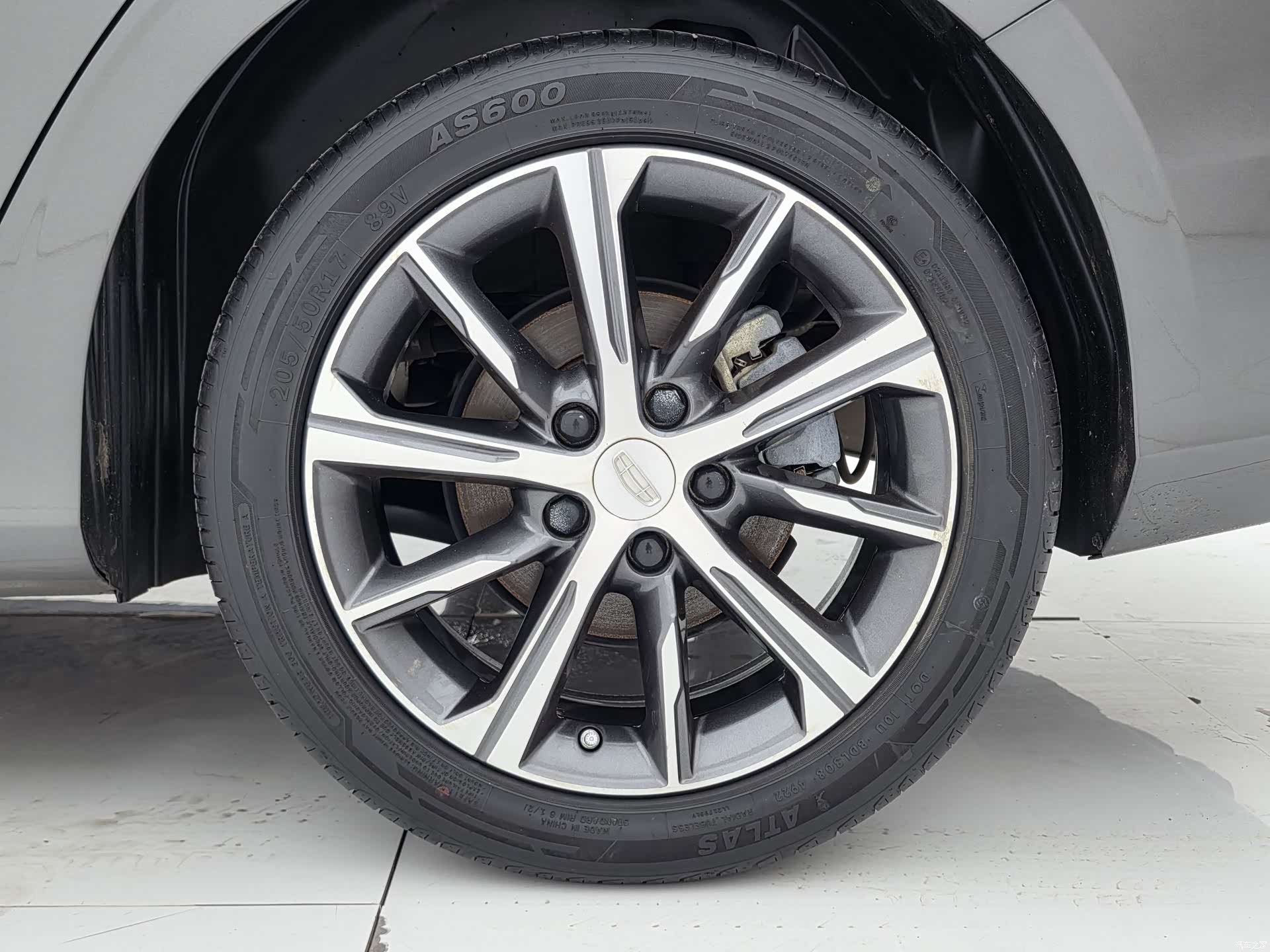 Geely Emgrand, 2023 20