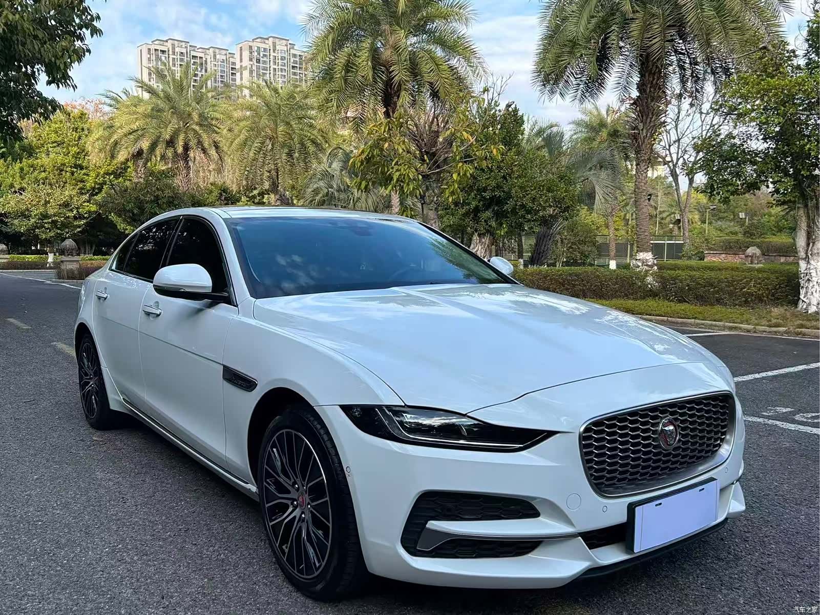 Land Rover XEL, 2021 3