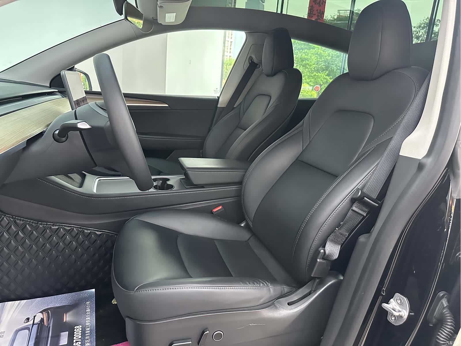 Tesla Model Y, 2023 17