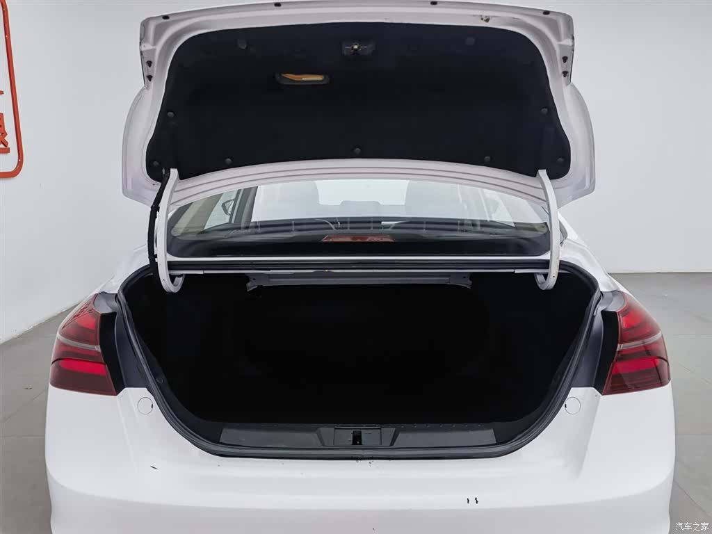 Geely Emgrand, 2018 16