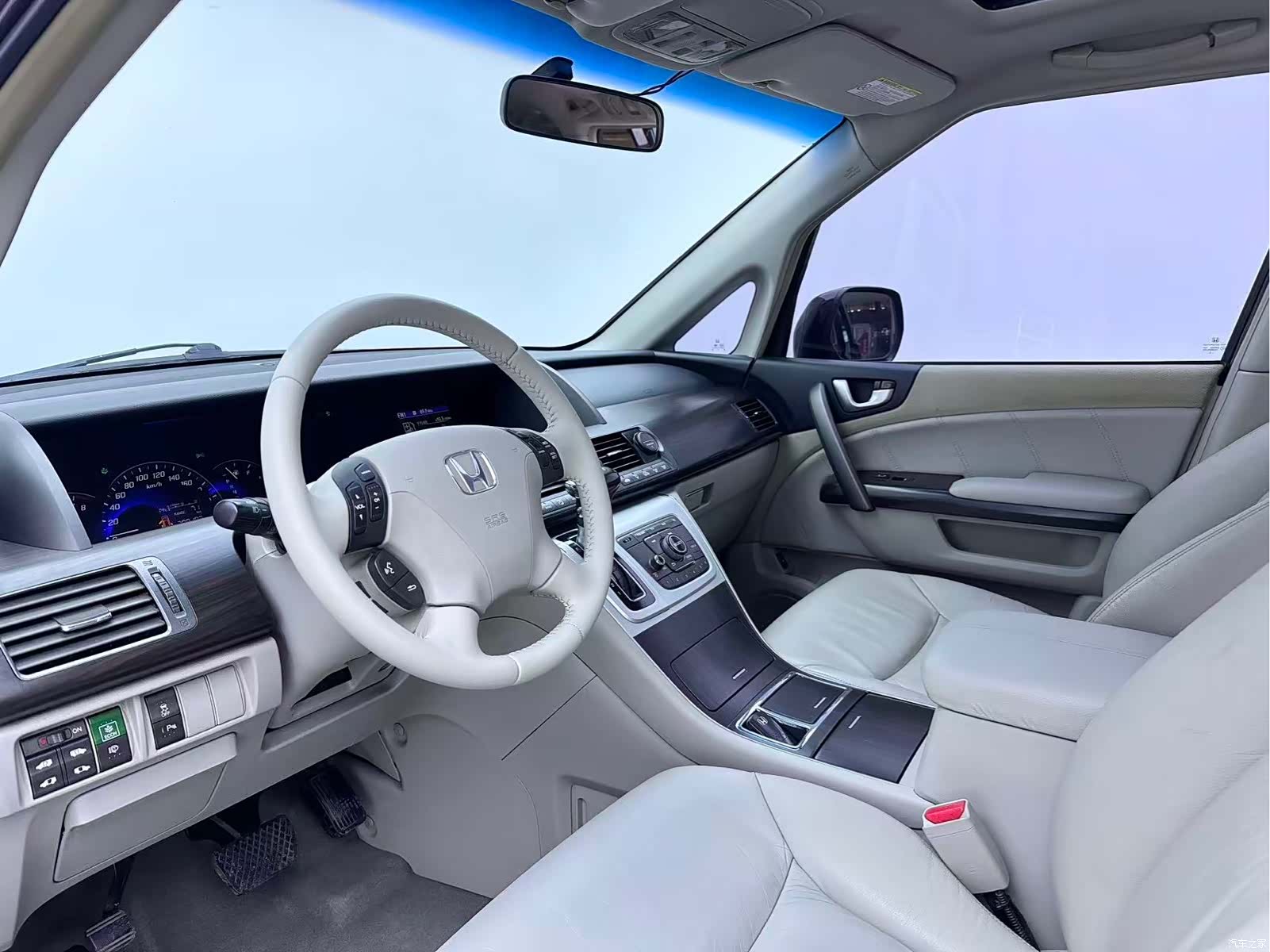 Honda Elysion, 2015 все фото