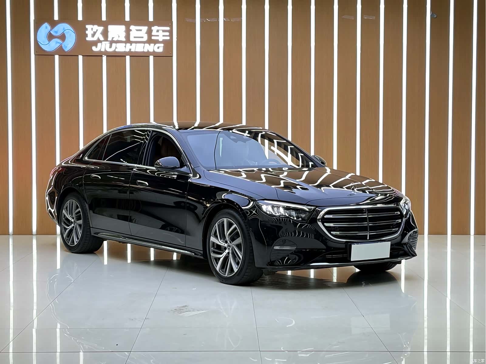 Mercedes-Benz E-Class, 2024 3