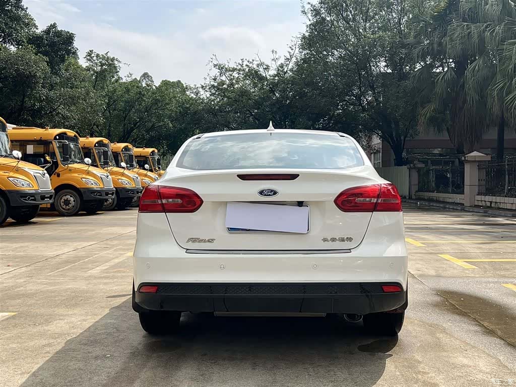 Ford Focus, 2015 8