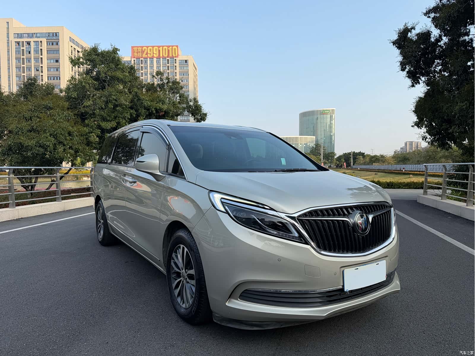 Buick GL8, 2017 3