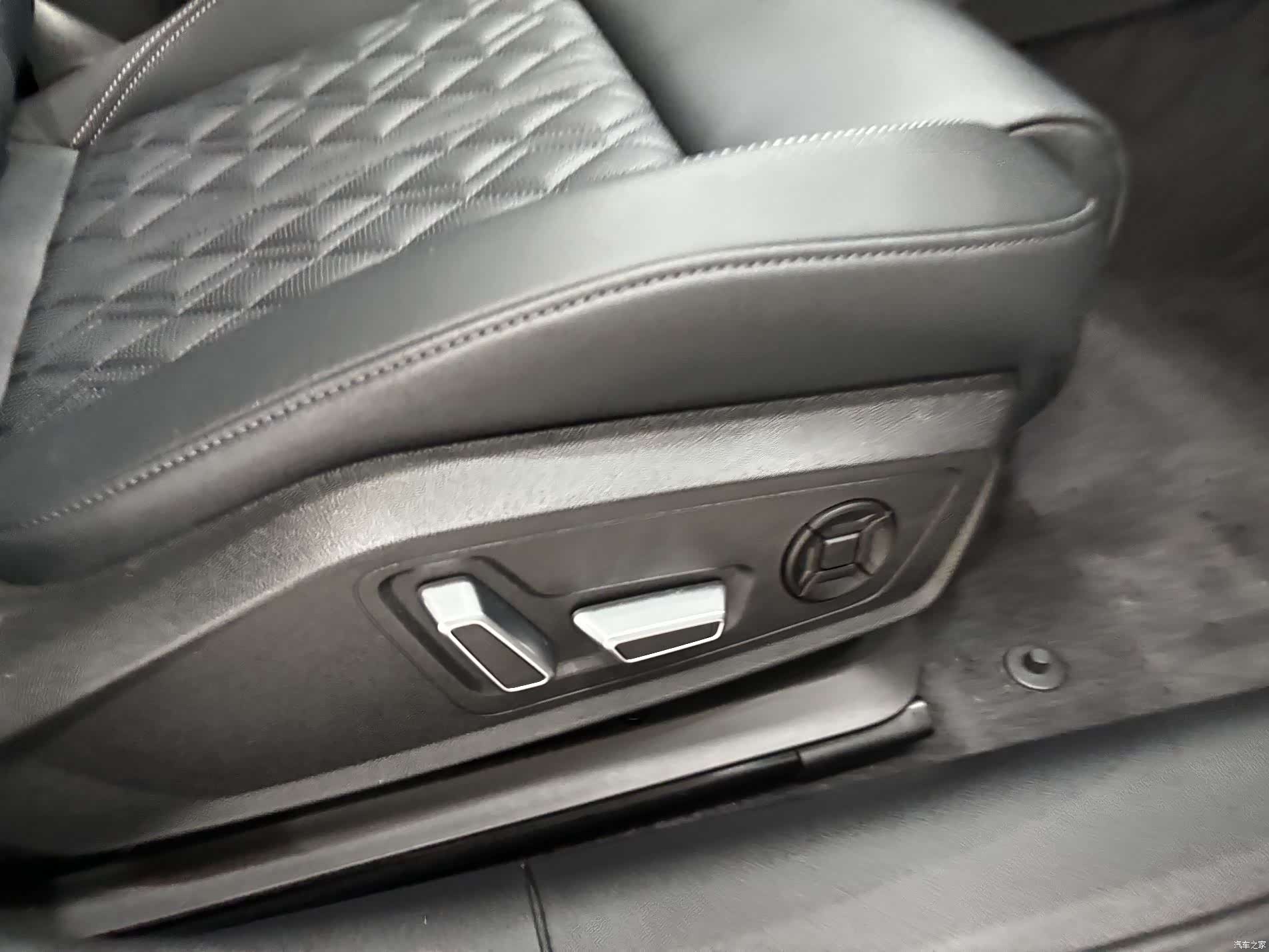 Audi A6L, 2025 26