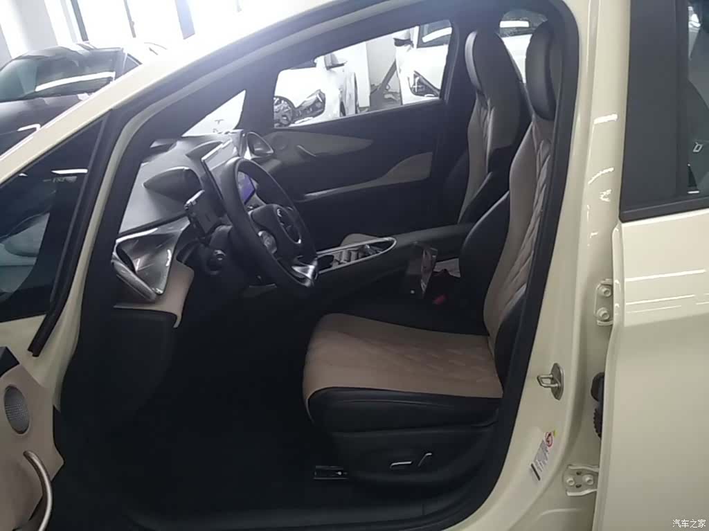 BYD Dolphin, 2022 15