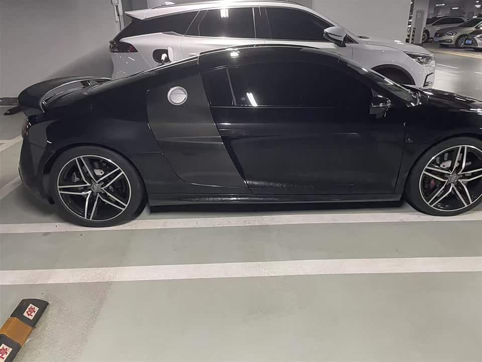Audi R8
