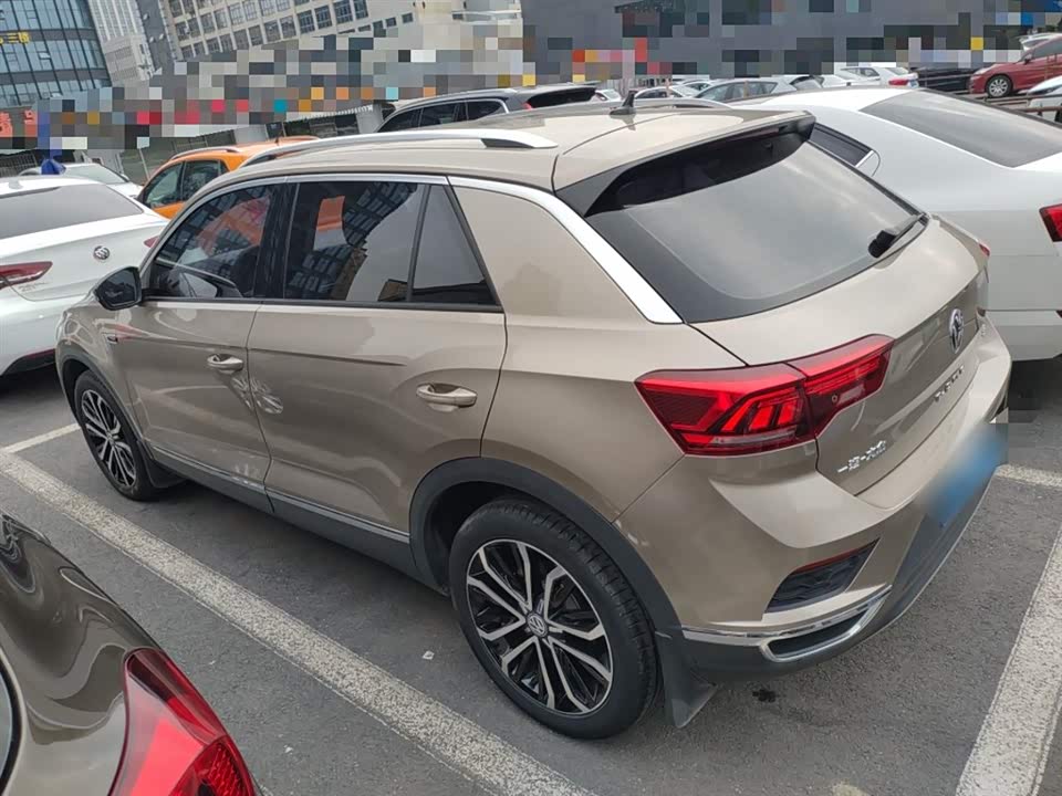 Volkswagen T-ROC exploring Songs