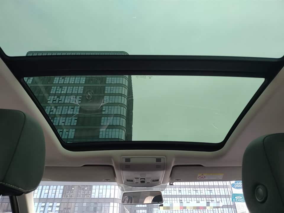 Volkswagen T-ROC exploring Songs