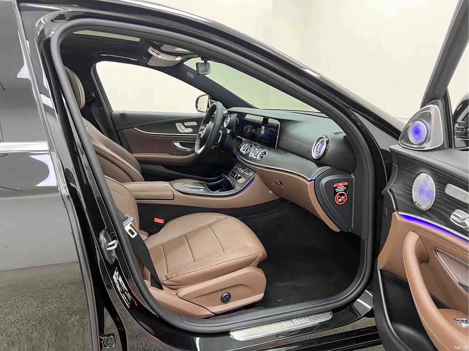 Mercedes-Benz E-Class, 2023 28