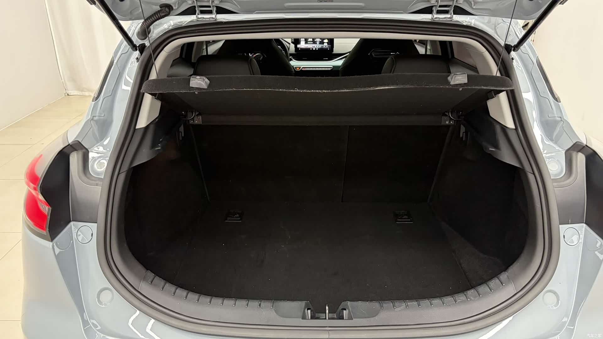 Geely Emgrand, 2023 16
