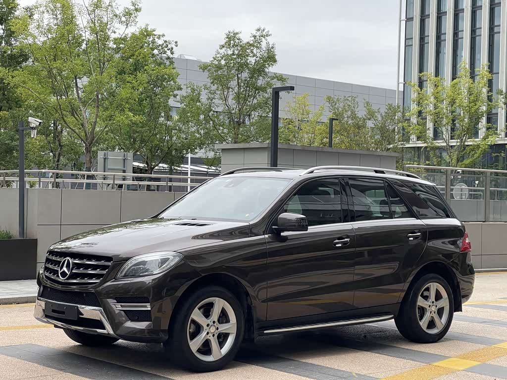 Mercedes-Benz M