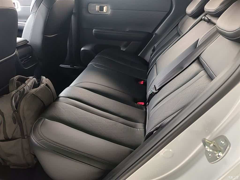 Wuling Starlight, 2025 17
