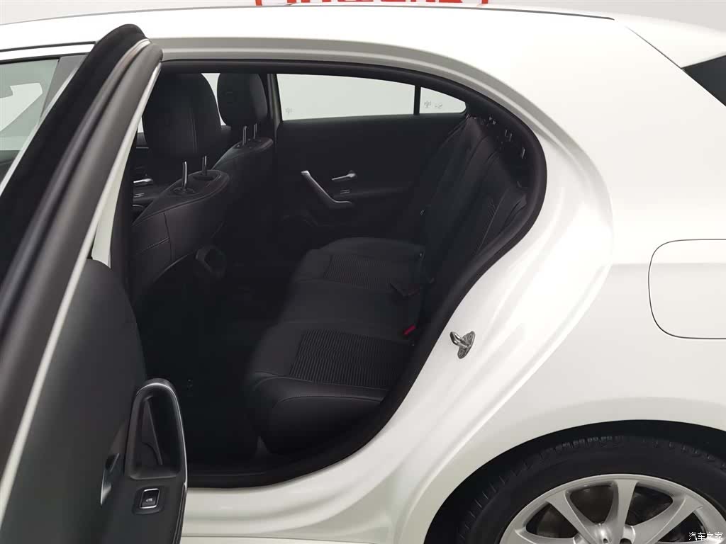 Mercedes-Benz A-Class, 2022 15