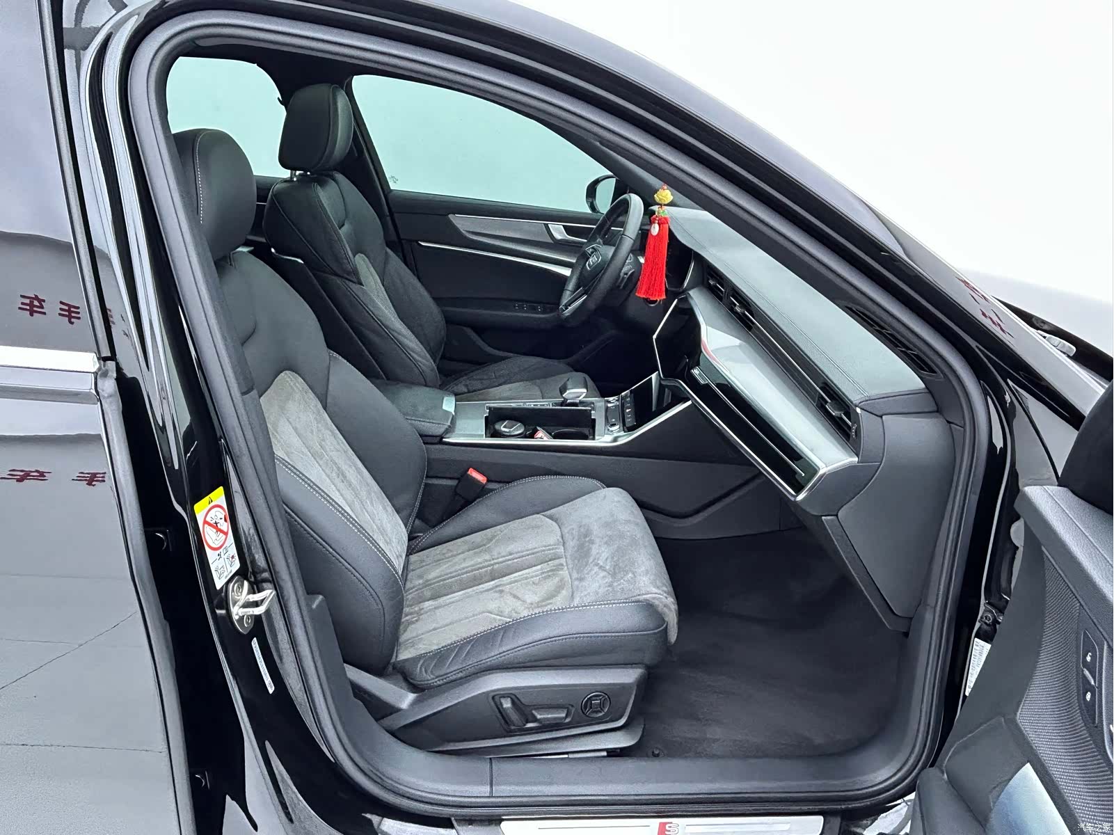 Audi A6L, 2021 13