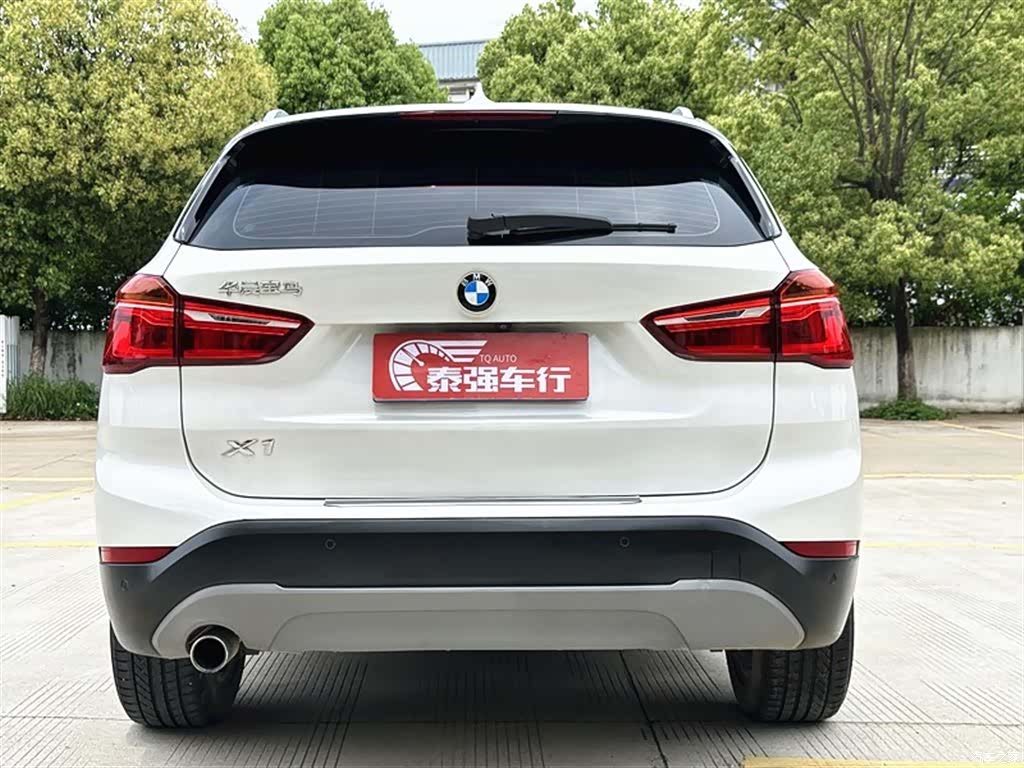 BMW X1, 2019 все фото