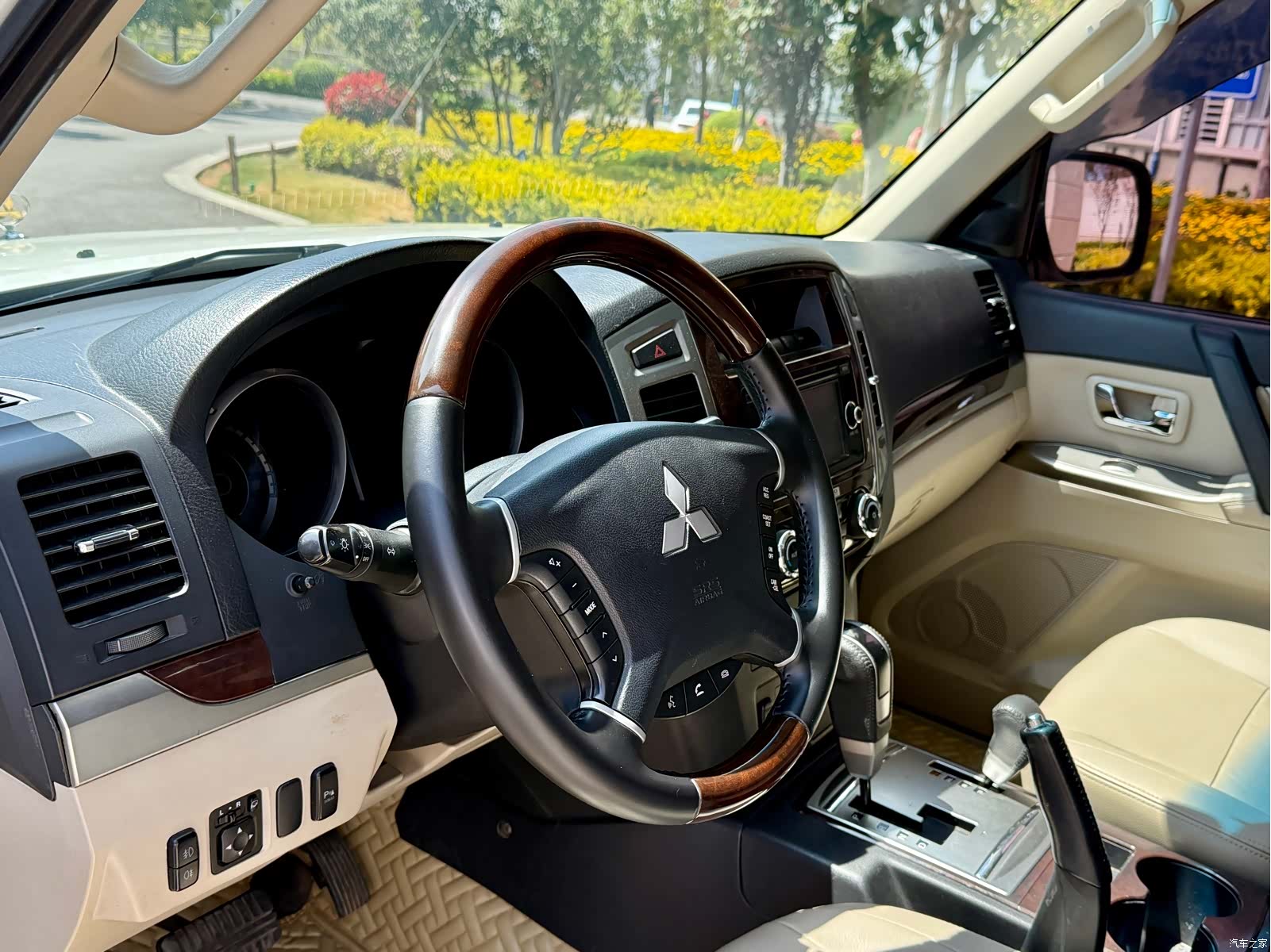 Mitsubishi Pajero, 2020 11