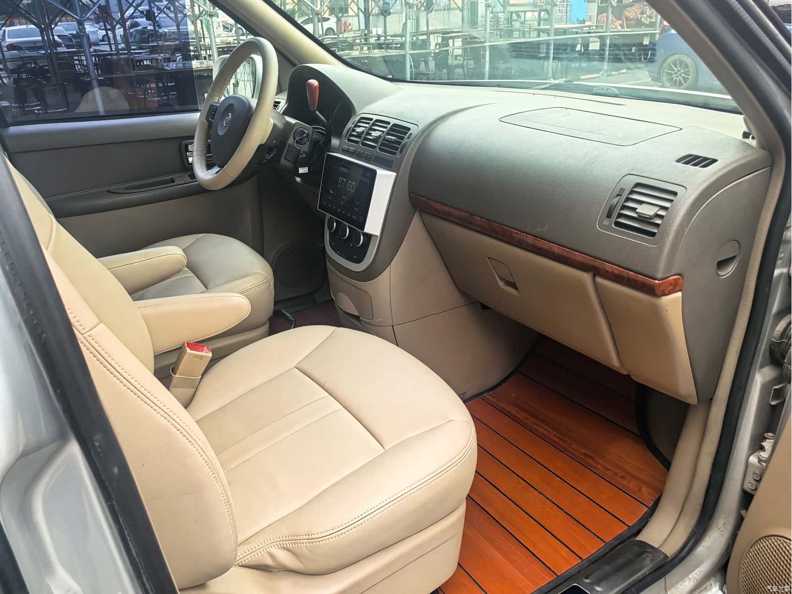 Buick GL8, 2012 15