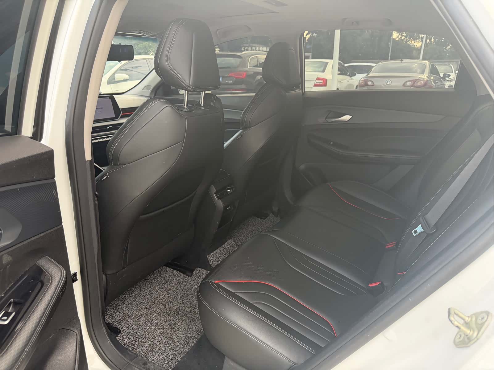 Geely Binray, 2022 9