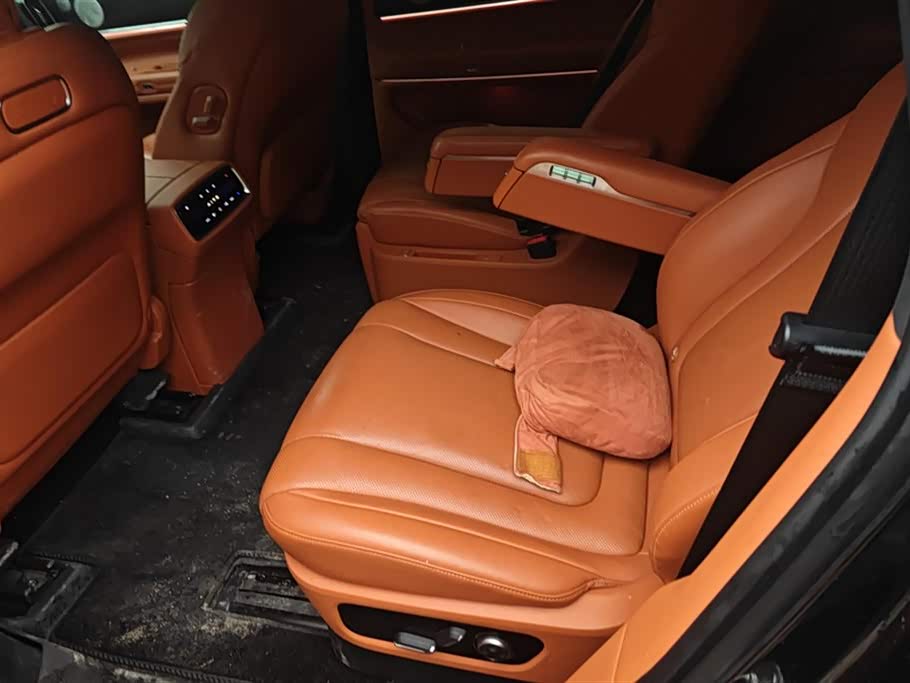 AITO Ask the world M9