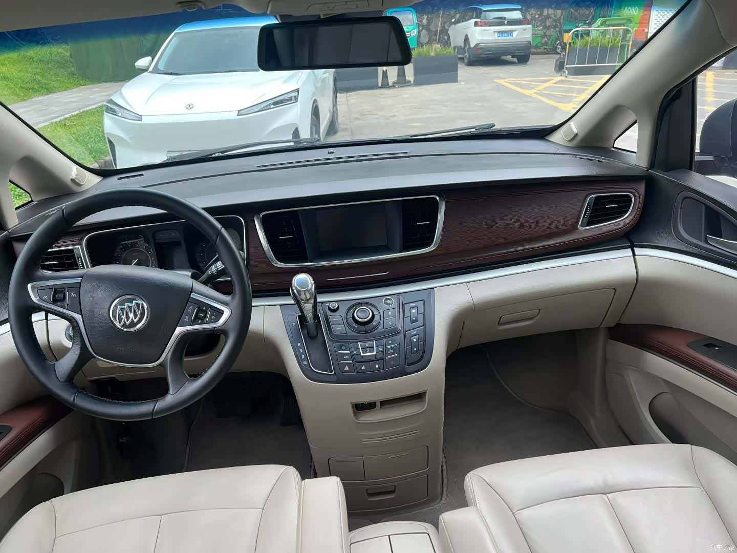 Buick GL8, 2019 4