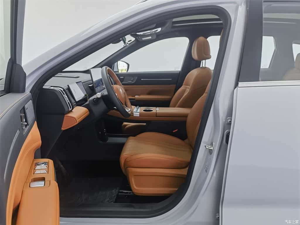Jetour L7, 2026 10