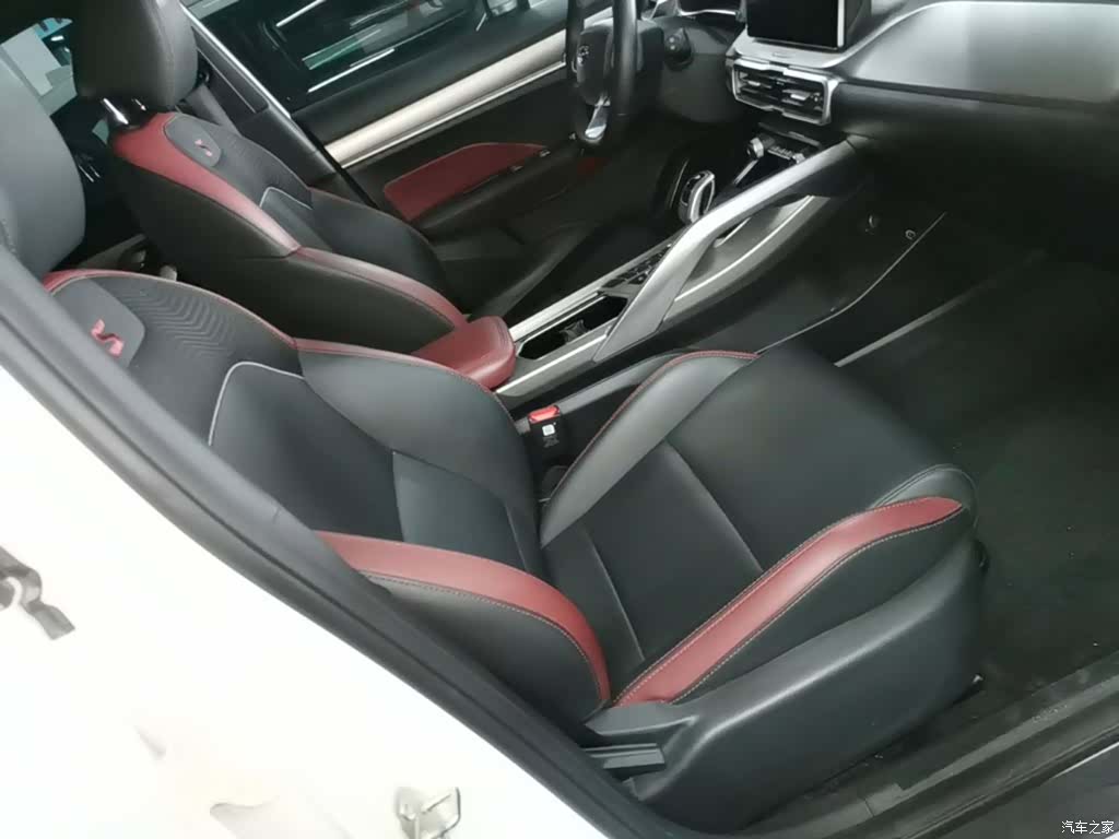 Geely Coolray, 2021 20