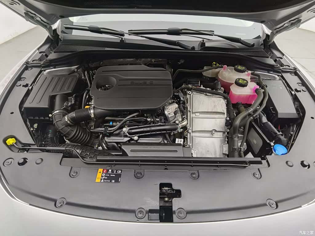 Roewe D7, 2025 6