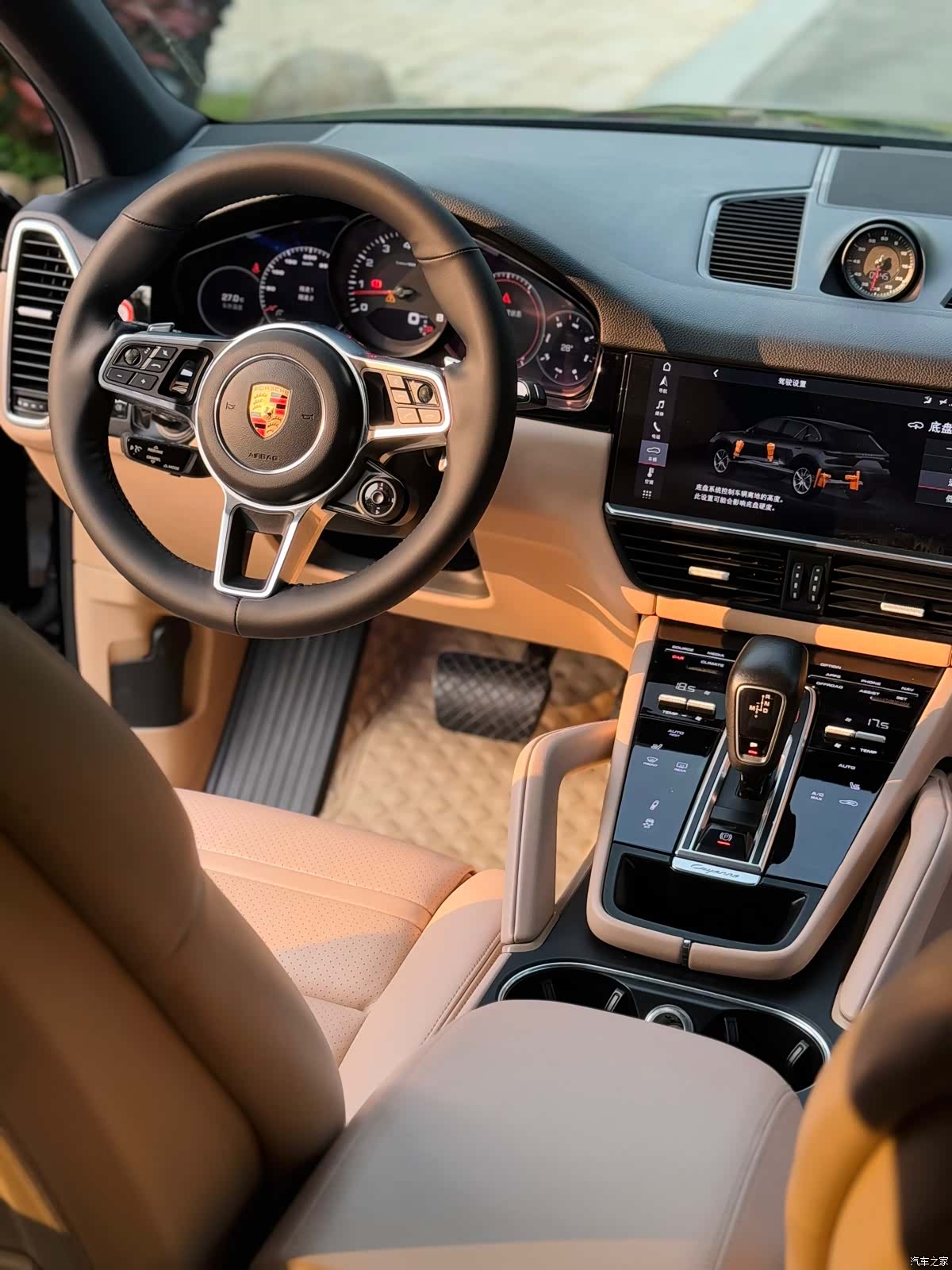 Porsche Cayenne, 2018 все фото